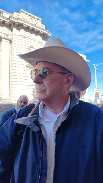 Arriba Julio Berdegué a Palacio de Gobierno para reunión con secretarios estatales