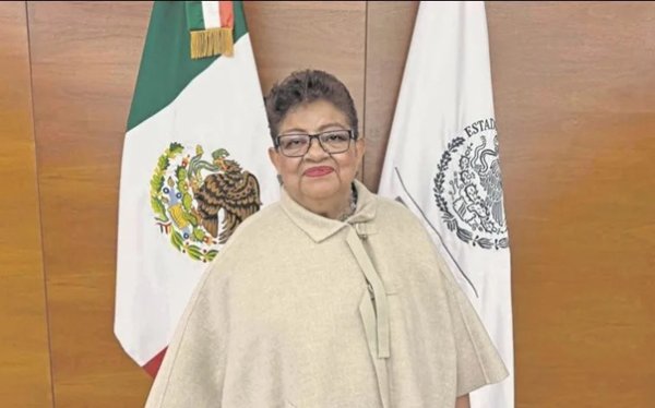 Ernestina Godoy hace los primeros cambios en FGR