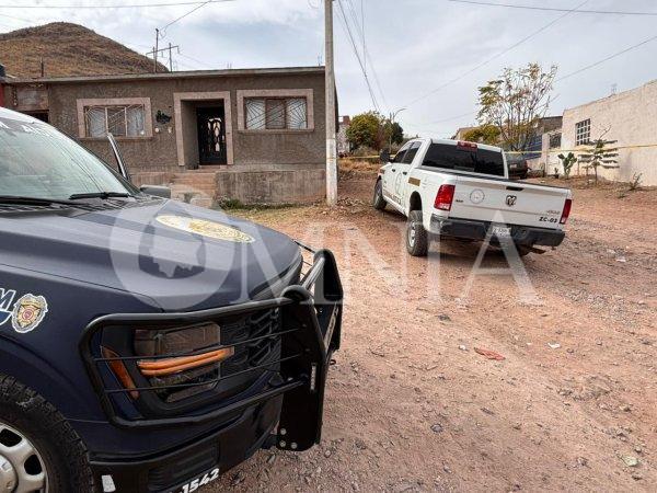 Localizan a un hombre sin vida envuelto en una cobija en la Cerro de la Cruz