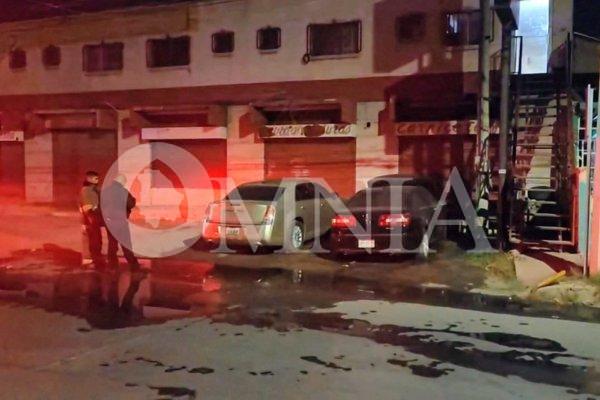 Incendian autos en Juárez; responsables habrían usado bombas molotov