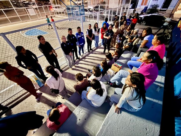 Recorren Carla Rivas y Julio Salas la colonia Unidad Proletaria; activan operativo de cero tolerancia