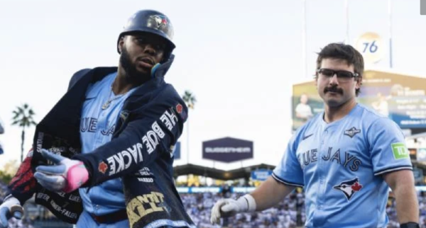 Yesavage, Vlady Jr. y Azulejos, a un triunfo de ganar la Serie Mundial tras vencer 6-1 a Dodgers