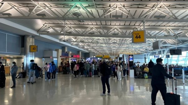Suspenden operaciones terrestres en el Aeropuerto Internacional JFK por 