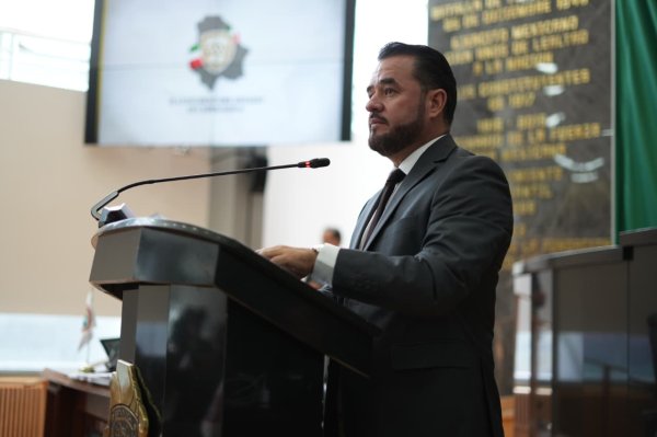 Cárcel para agresores de maestros propone diputado Oscar Avitia