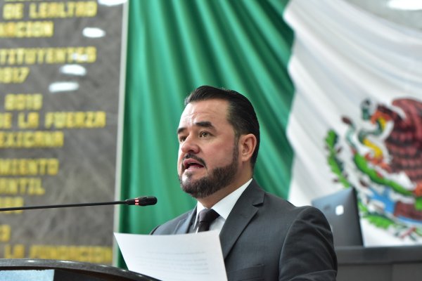 Elimina Congreso cobros de replaqueo y accesorios para UBER y Didi