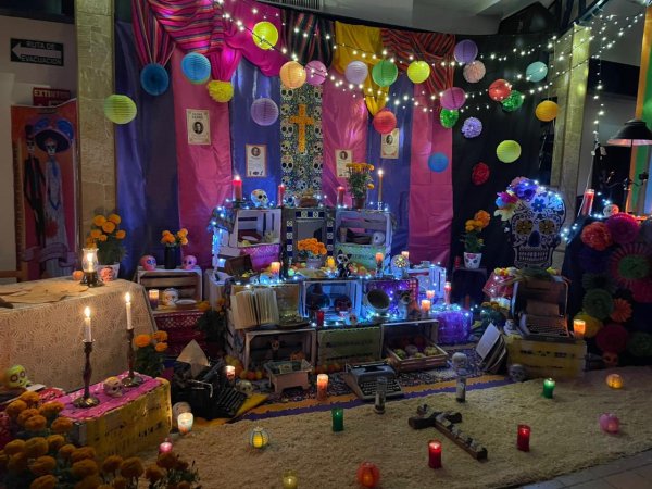 Celebran el Día de Muertos en el Colegio Elizabeth Seton