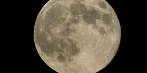 La tripulación de Artemis II de la NASA despega hacia la Luna