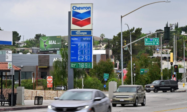 EU evalúa impacto de eventual subida del petróleo por encima de 150 dólares por barril