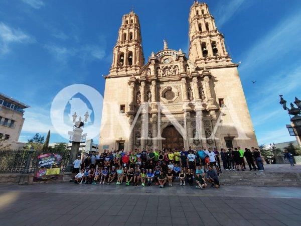 Fieles chihuahuenses realizan la tradicional visita de los siete templos en Semana Santa