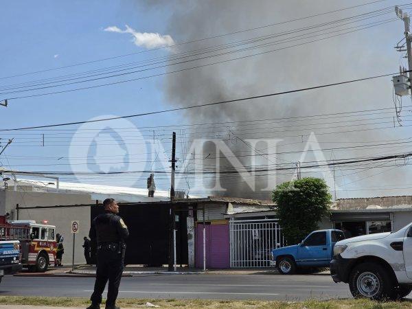 Fuerte incendio en San Felipe moviliza a los cuerpos de rescate