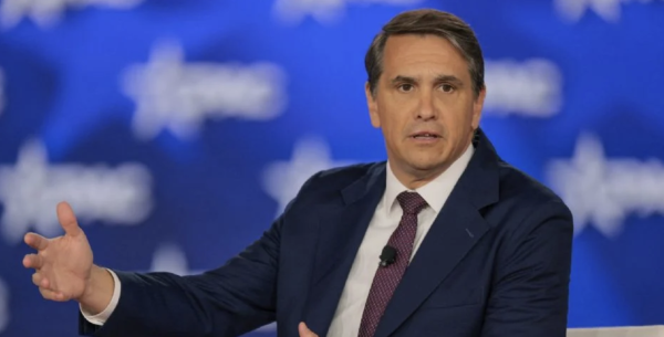 Trump oficializa al relevo de Pam Bondi: el nuevo fiscal general será el abogado Todd Blanche