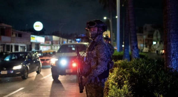 Comando armado irrumpe en vivienda y balea a hijo de exfuncionario en Veracruz