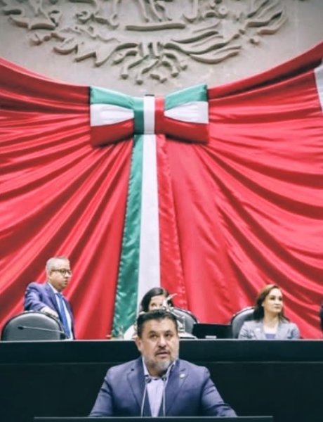 Presenta Álex Domínguez iniciativa para fortalecer derechos laborales de adultos mayores