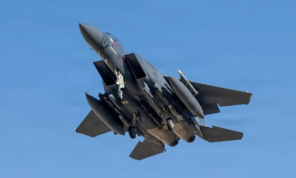 Irán derriba un caza estadounidense en su territorio, según medios de Teherán; buscan a dos pilotos