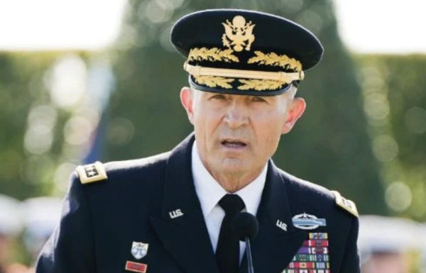 ¿Qué hay detrás de la destitución del jefe del Estado Mayor de EU, Randy George?