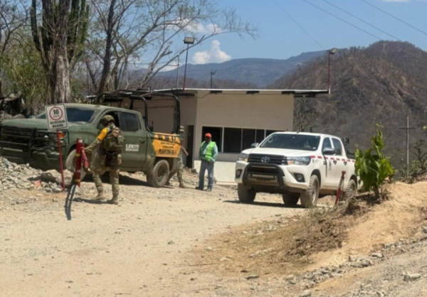 Continúan trabajos para colocar bombas extractoras de agua en mina Santa Fe y rescatar a mineros
