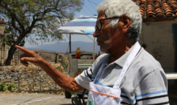 Semana Santa en Huixtac: jóvenes cargan cactus en sus espaldas como penitencia