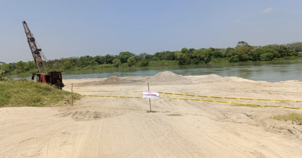 Conagua clausura obras y extracciones ilegales en ríos de Tabasco