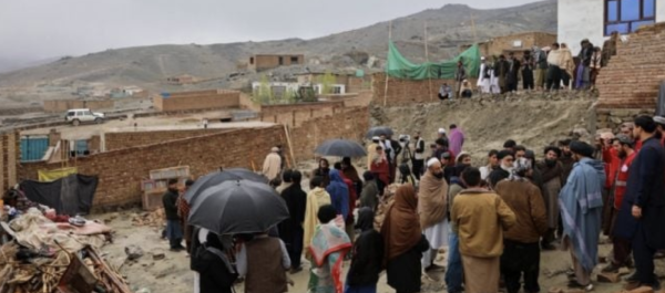 Aumenta número de muertos por el terremoto en Afganistán, entre ellos 8 refugiados