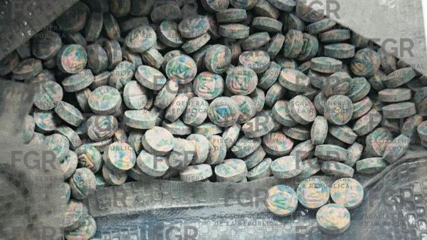 FGR lleva a proceso a mujer junto con más de cinco mil 700 pastillas de fentanilo