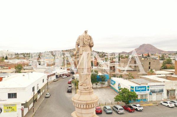 Ángel sin cabeza evidencia deterioro del Monumento a la Batalla de Talamantes