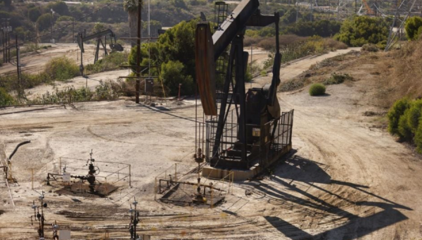 Petróleo de Texas se acerca a los 110 dólares por barril a horas de concluir ultimátum de Trump a Irán