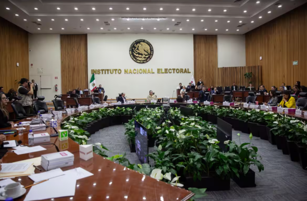 Más de 400 aspirantes buscan consejerías del INE; advierten falta de experiencia