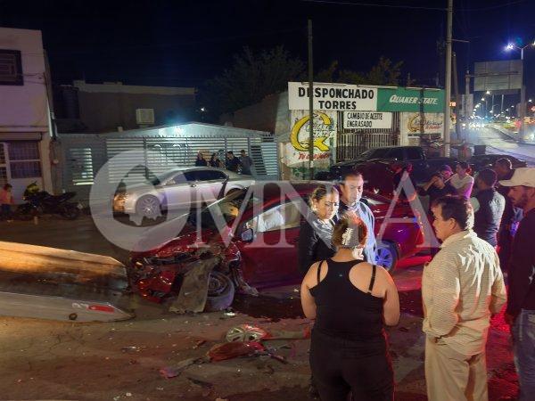 Fuerte choque en Periférico de la Juventud deja una mujer lesionada