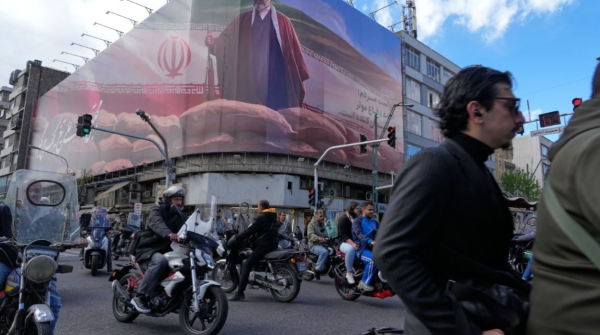 EU ataca la isla de Jark a horas del ultimátum de Trump a Irán