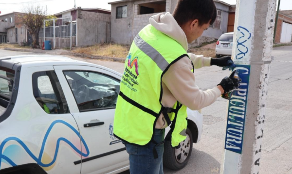 Refuerza Municipio identificación de calles con 350 nuevas placas y rótulos