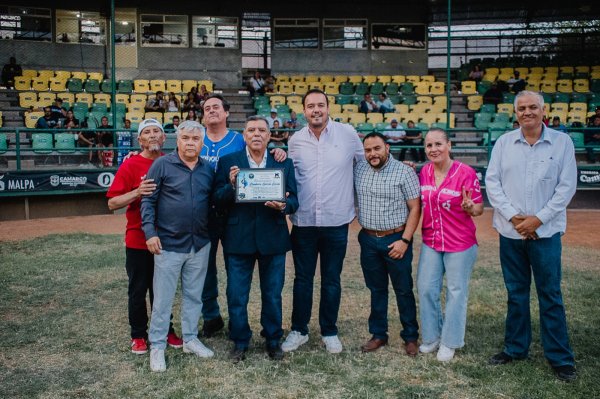 Jorge Aldana inaugura campeonato regional de la Novena Zona con homenaje a Humberto Salcido