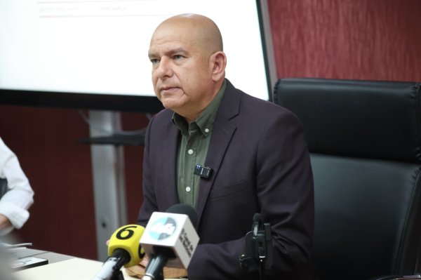 Declinó Cuauhtémoc Estrada acudir a comida con  Maru Campos en Palacio