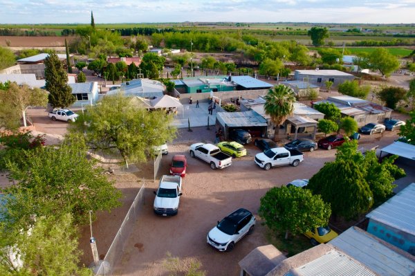 Entrega Miriam Soto rehabilitación de Cancha en la comunidad El Cuervo