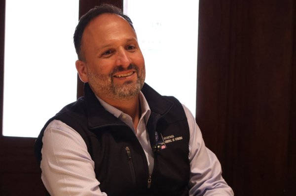 “Que no se ponga nervioso, le garantizo un rebase limpio…y por la derecha”: Santiago De la Peña a César Jáuregui