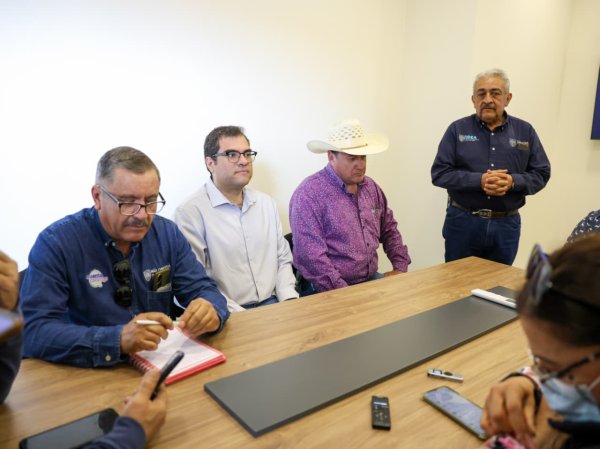 Informan en Delicias sobre programas abiertos de Gobierno Estatal en apoyo al campo