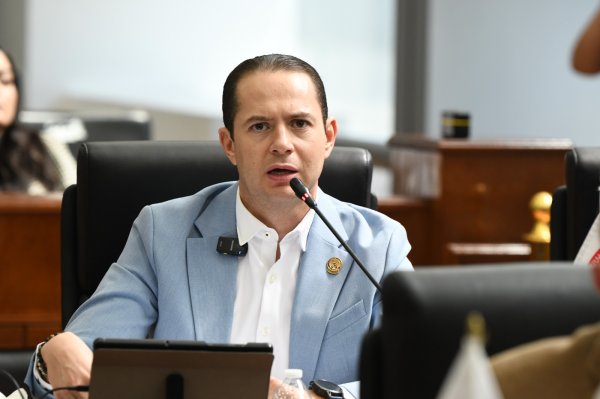 A propuesta de José Luis Villalobos se crearían  Comisión de Juventud en los municipios