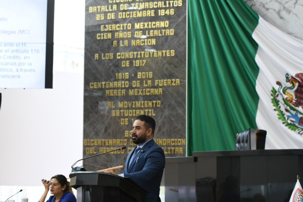 Francisco Sánchez presenta reforma para derogar facultad de la UIF para bloquear cuentas sin orden judicial