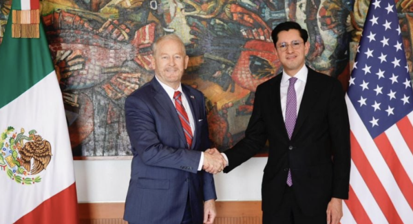 Roberto Velasco se reúne con el embajador de EU en México por primera vez como canciller