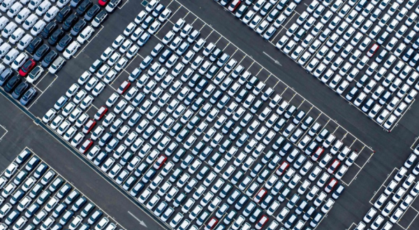 EU impone arancel de 100% a vehículos chinos