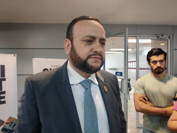 En vez de atender el alza a la canasta básica, el gobierno se burla y tiende cortinas de humo: Medina