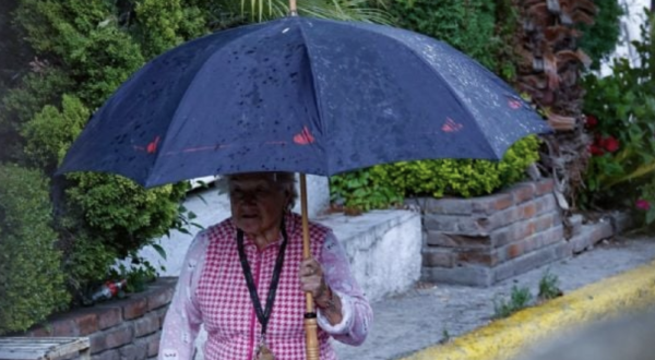 Chubascos y lluvias aisladas este miércoles en más de 20 estados; sigue el frente frío 44