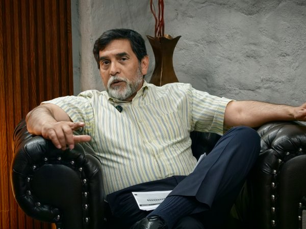 Semáforos en la capital operan pese a fallas y actos de vandalismo: César Komaba