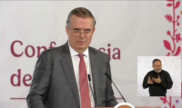 Marcelo Ebrard defiende estadía de su hijo en embajada de México en Londres