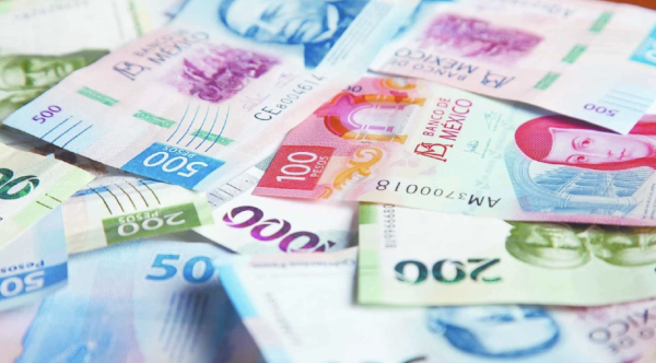 Peso mexicano cierra estable frente al dólar en mercado atento a noticias sobre Oriente Medio