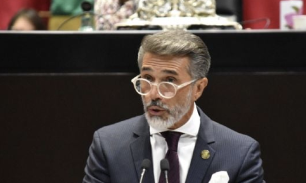 Diputados de Morena proponen la “Ley anti Mayer” para limitar la aprobación de licencias