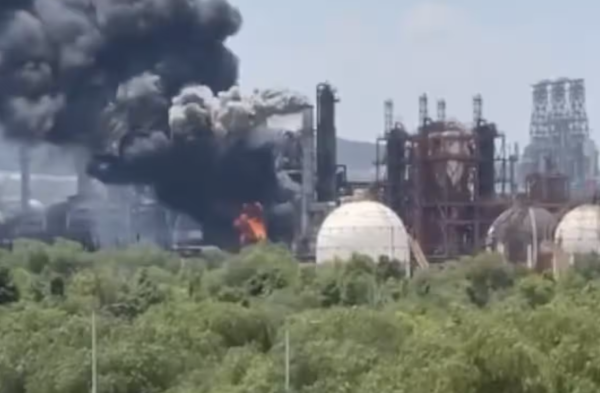 Otra más de Pemex: reportan incidente en la refinería de Tula