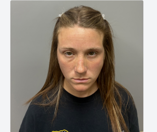 Exmaestra enfrenta 25 cargos por violación y abuso sexual de menores