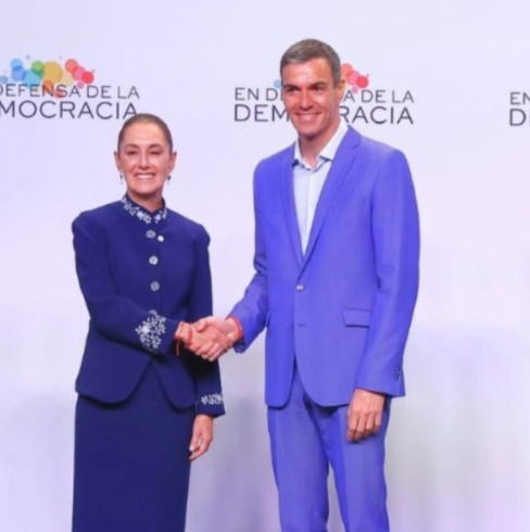 Sheinbaum se reúne con Pedro Sánchez para abordar energías renovables y lo invita a México