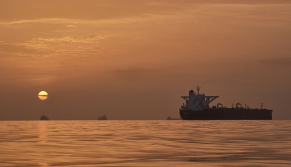 EU ataca y captura buque de carga con bandera de Irán cerca del estrecho de Ormuz