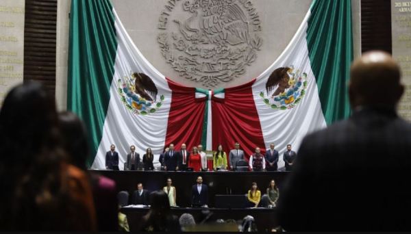 Diputados de Morena hacen cabildeo VIP a favor de aspirantes a consejeros electorales en medio de las votaciones